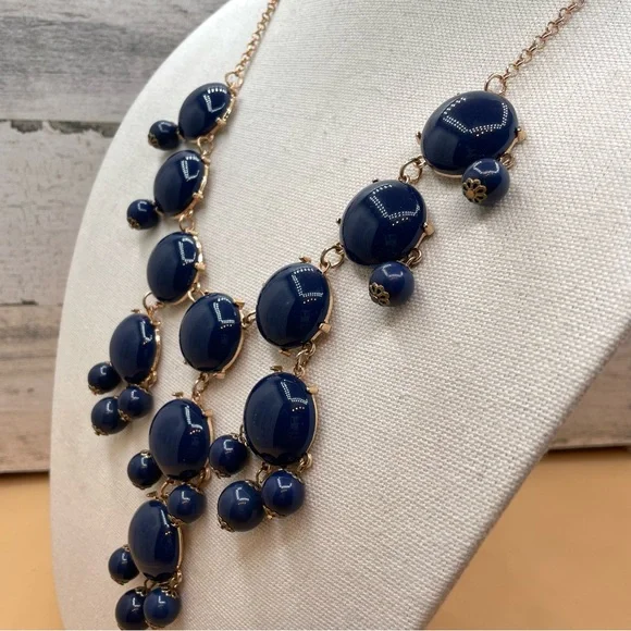 Beautiful Unsigned Navy Blue Lucite Gold Tone Bib Statement Necklace Fashion